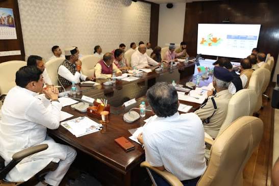 कम वर्षा की स्थिति में प्रत्येक जिले में आवश्यक तैयारी रखी जाए : मुख्यमंत्री डॉ. यादव बाढ़ की दशा में संबंधित विभाग जनता को राहत पहुंचाने के लिए सक्रिय रहें कम वर्षा और अतिवृष्टि से किसानों और नागरिकों को कोई परेशानी नहीं हो : मुख्यमंत्री डॉ. यादव जिला और राज्य स्तर पर आपदा कंट्रोल रूम सक्रिय रहें मुख्यमंत्री डॉ. यादव ने कुछ जिलों में कम वर्षा और कुछ जिलों में बाढ़ की आशंका पर समीक्षा की